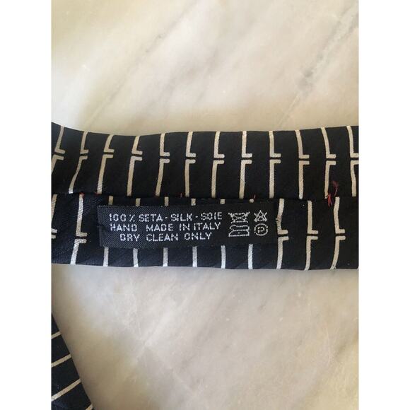 Vintage Brioni Black White Abstract Bracket Authentic 100% Silk Tie - Picture 5 of 6